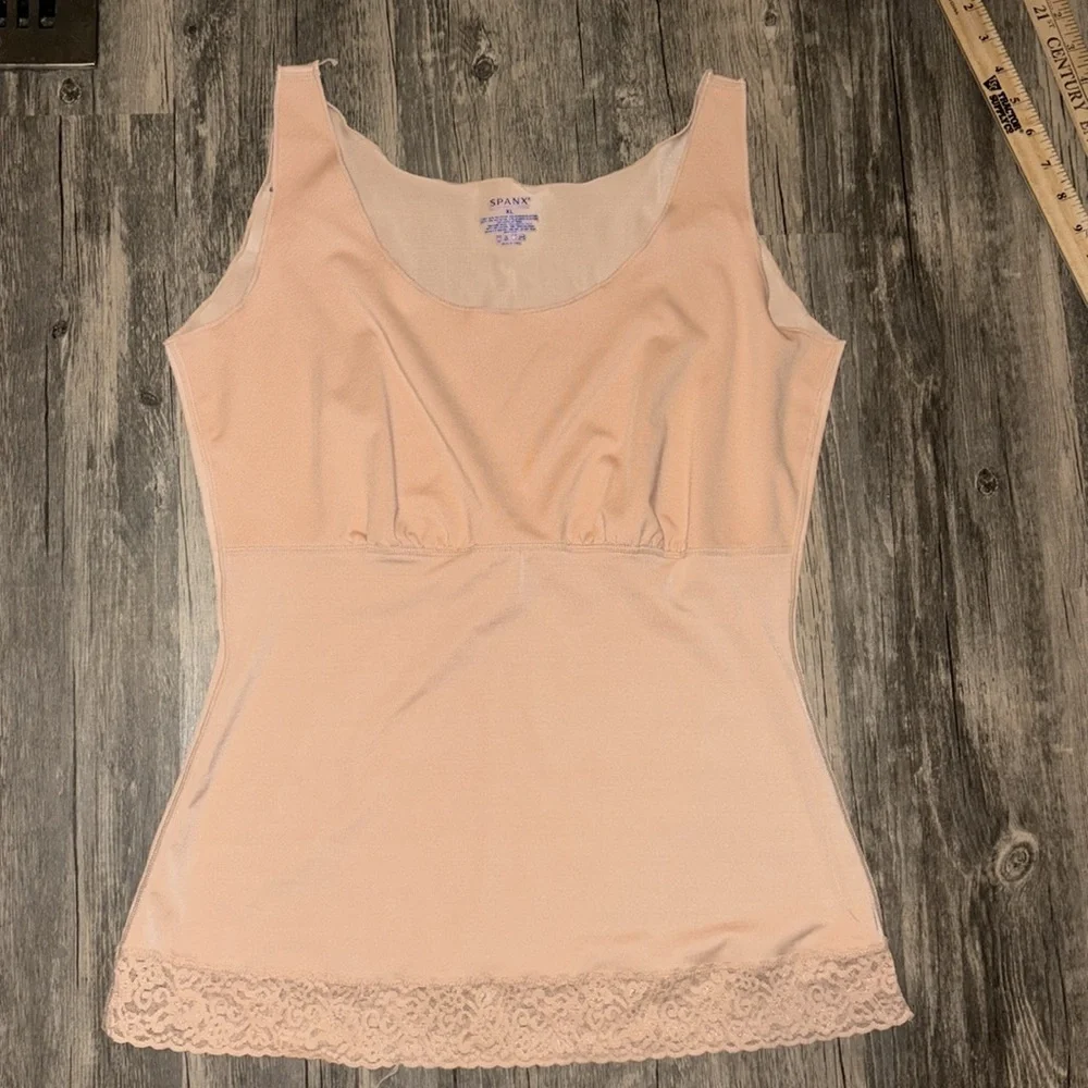 Spanx Cream Lace Hem Slimming Tank Top Size XL - Picture 2 of 5
